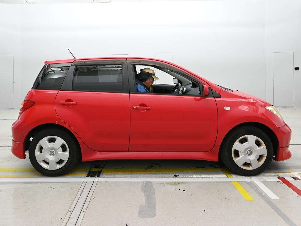 TOYOTA IST