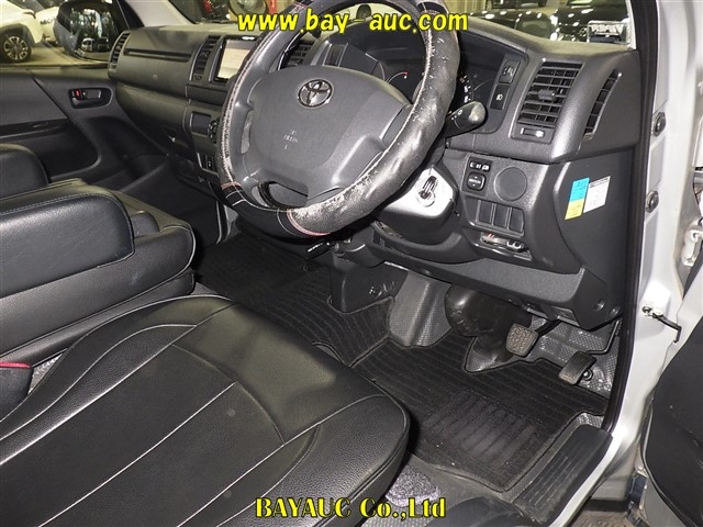 TOYOTA REGIUS ACE