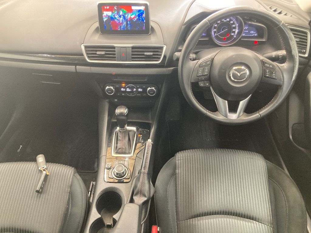 MAZDA AXELA