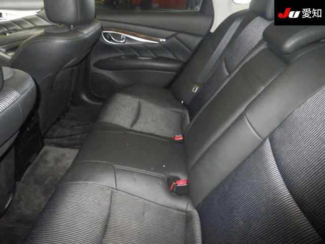 NISSAN FUGA