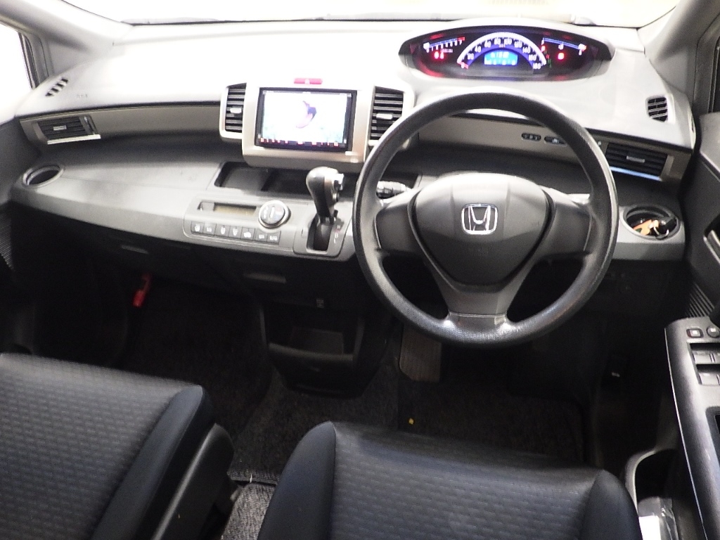 HONDA FREED SPIKE