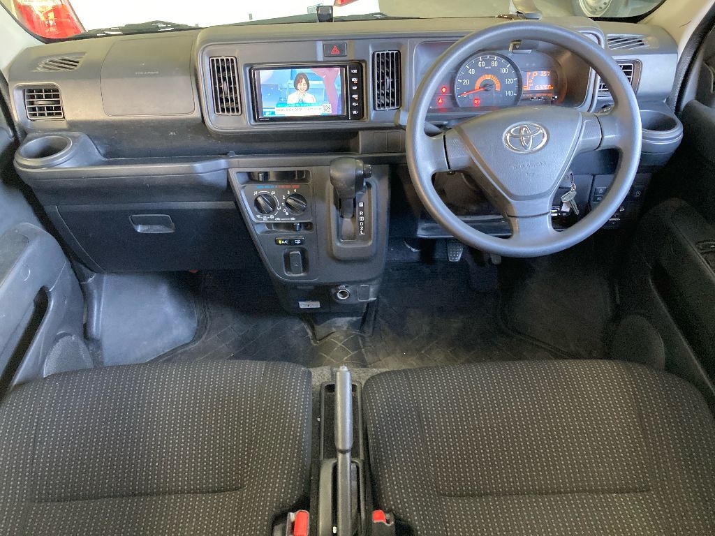 TOYOTA PIXIS VAN