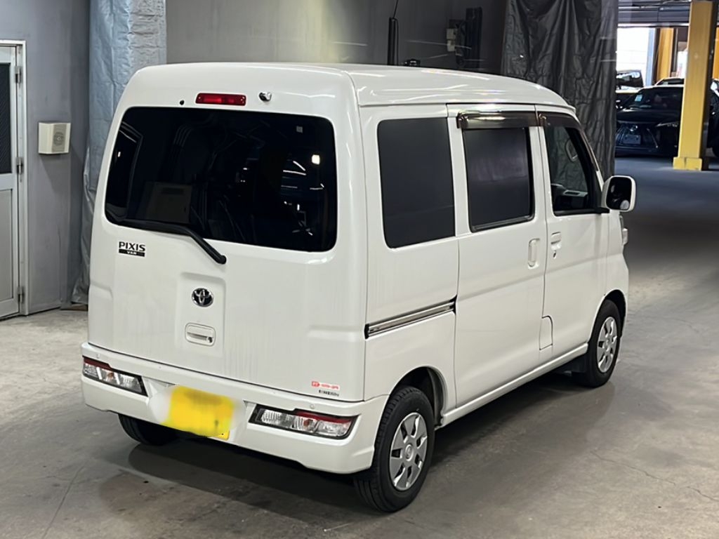 TOYOTA PIXIS VAN