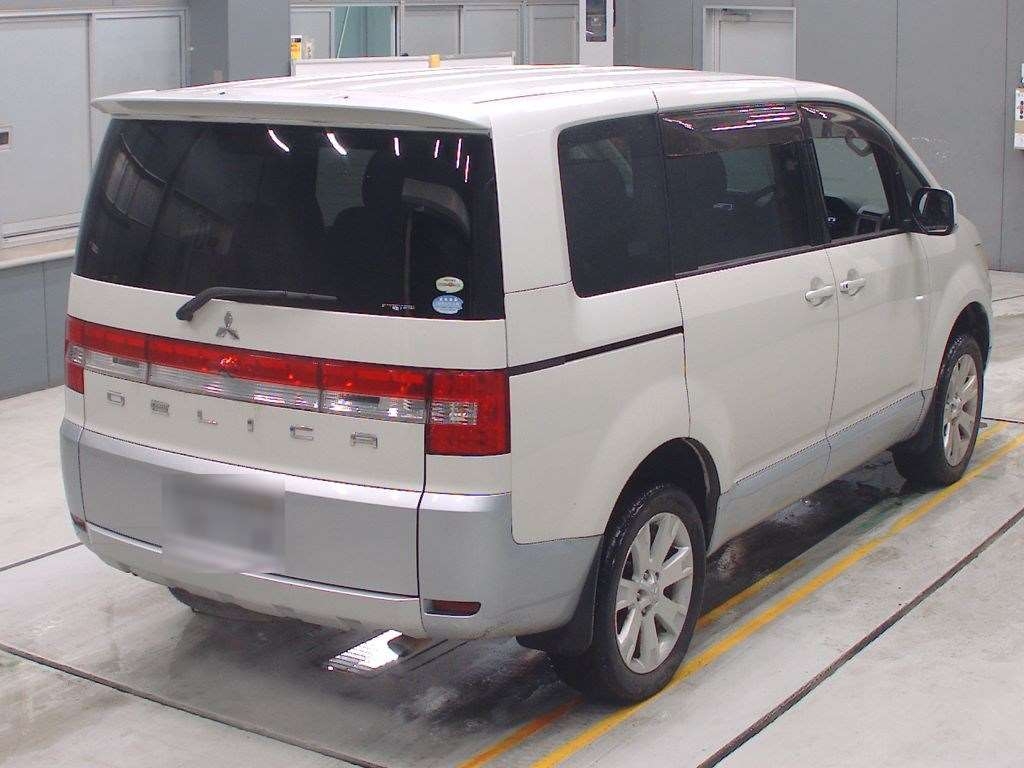 MITSUBISHI DELICA D:5