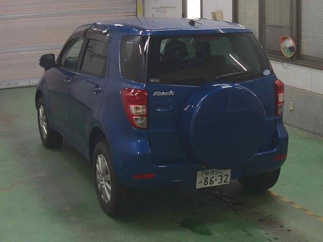TOYOTA RUSH