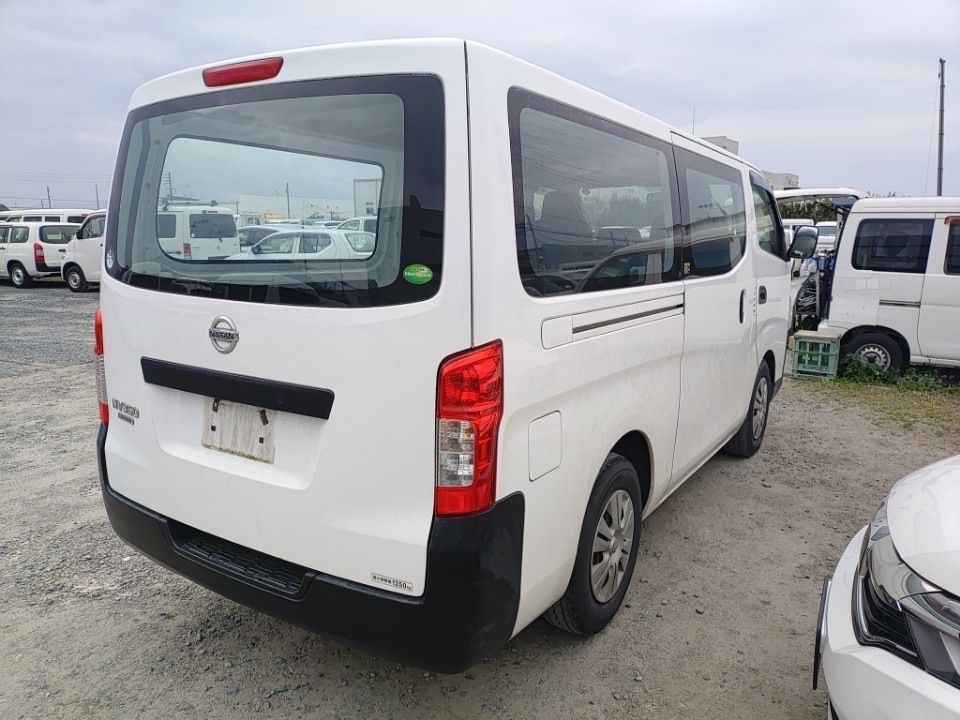NISSAN NV350 CARAVAN
