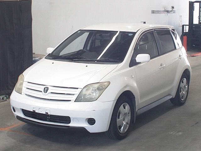 TOYOTA IST