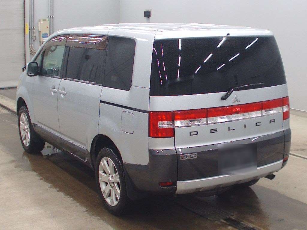 MITSUBISHI DELICA D:5