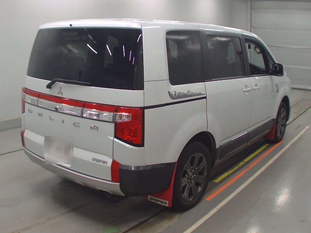 MITSUBISHI DELICA D:5