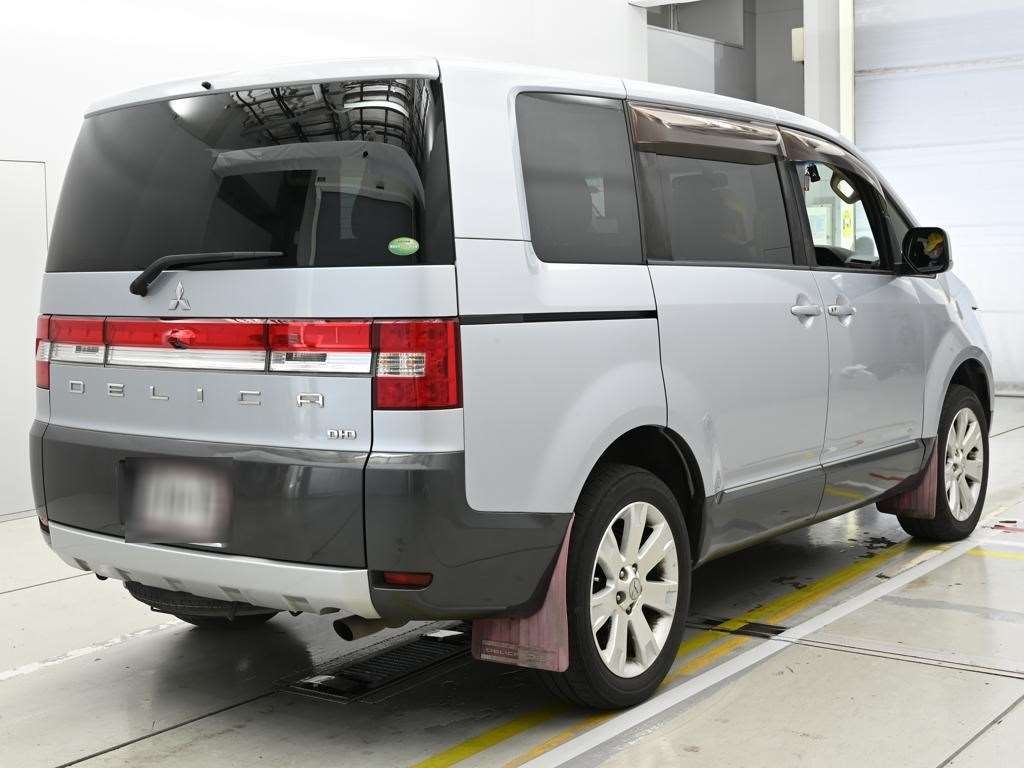 MITSUBISHI DELICA D:5