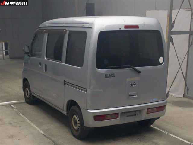 TOYOTA PIXIS VAN