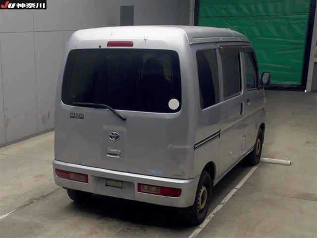 TOYOTA PIXIS VAN