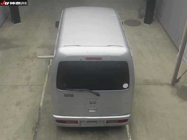 TOYOTA PIXIS VAN
