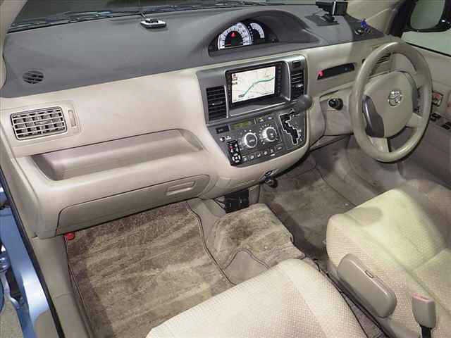 TOYOTA RAUM