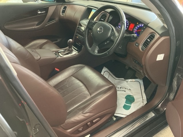 NISSAN SKYLINE CROSSOVER