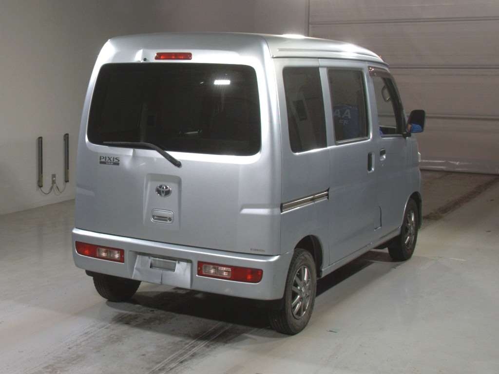 TOYOTA PIXIS VAN