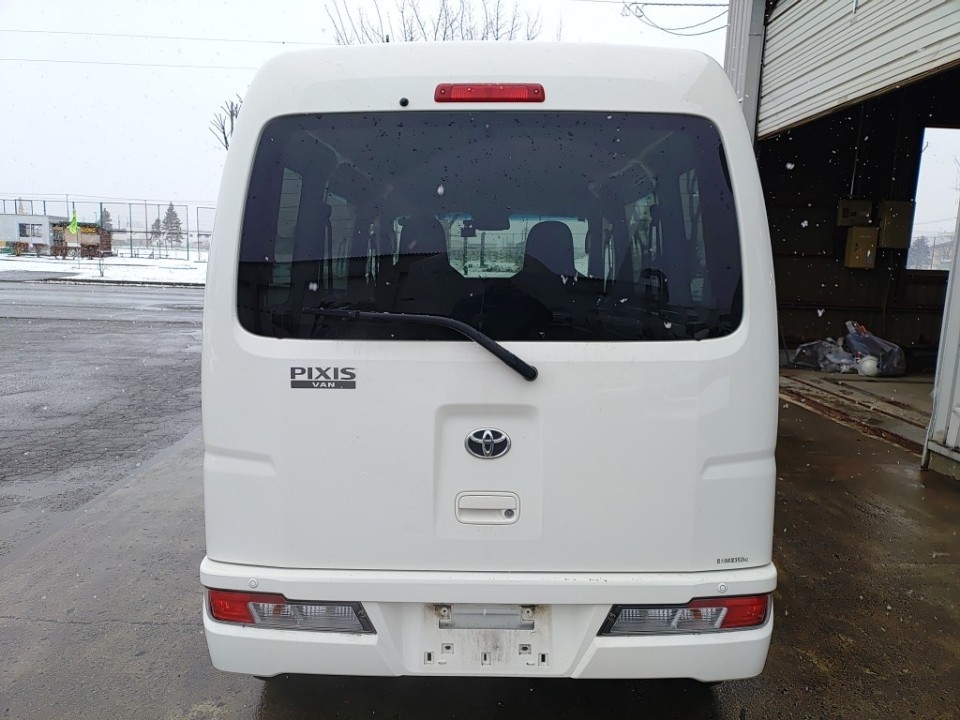 TOYOTA PIXIS VAN