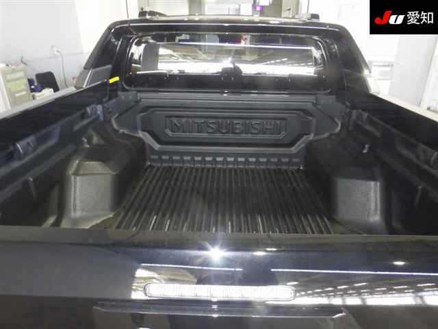 MITSUBISHI TRITON