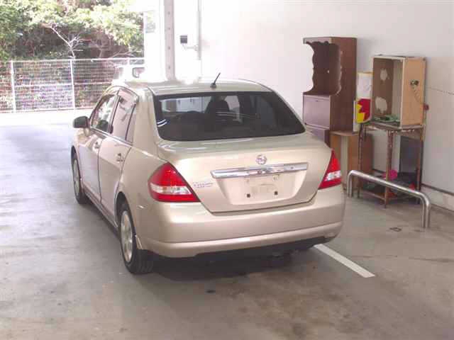 NISSAN TIIDA LATIO
