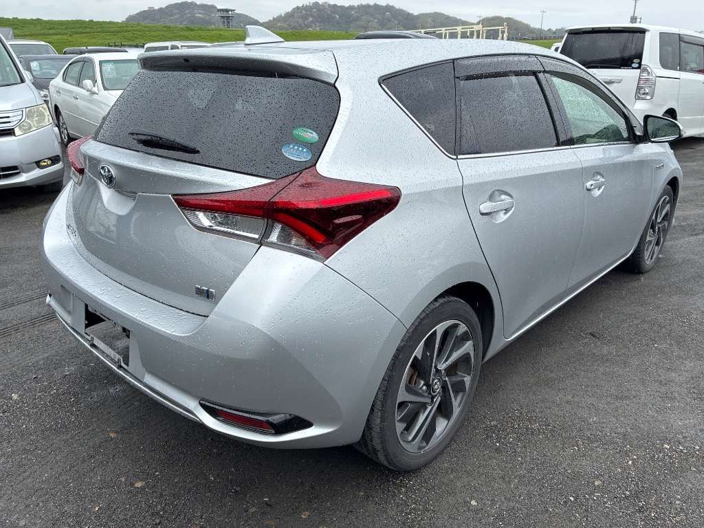 TOYOTA AURIS