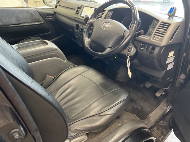 TOYOTA REGIUS ACE