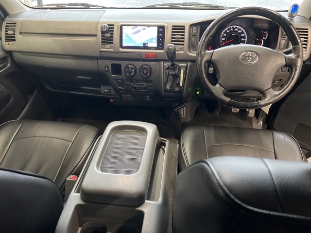 TOYOTA REGIUS ACE