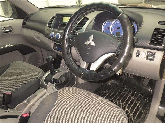 MITSUBISHI TRITON
