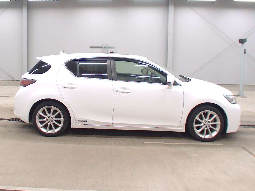 LEXUS CT200H
