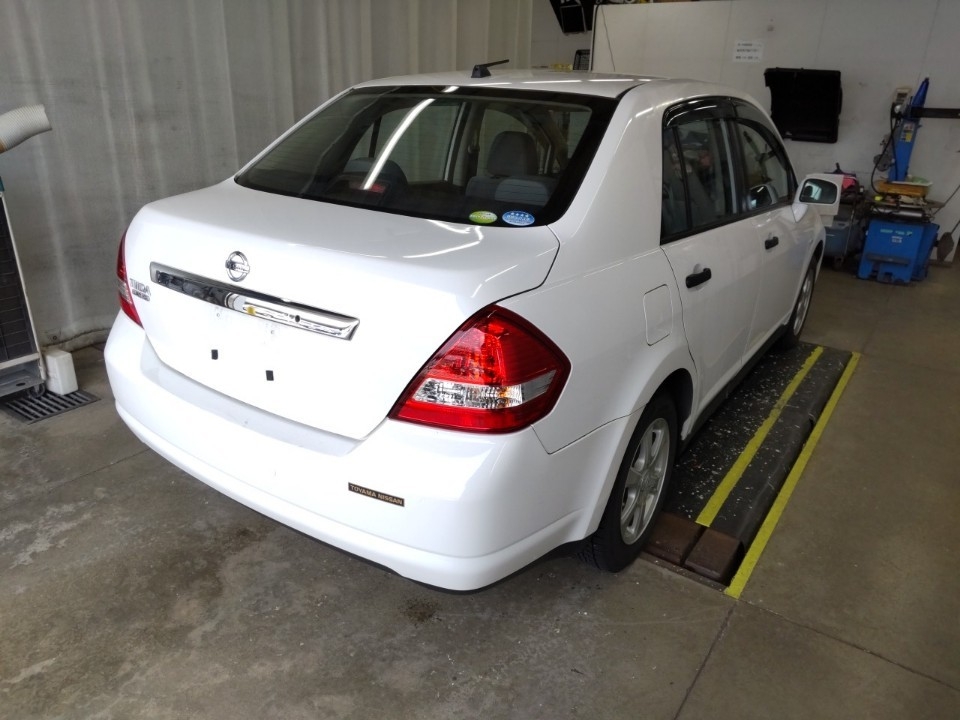 NISSAN TIIDA LATIO