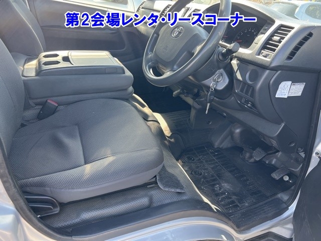 TOYOTA REGIUS ACE