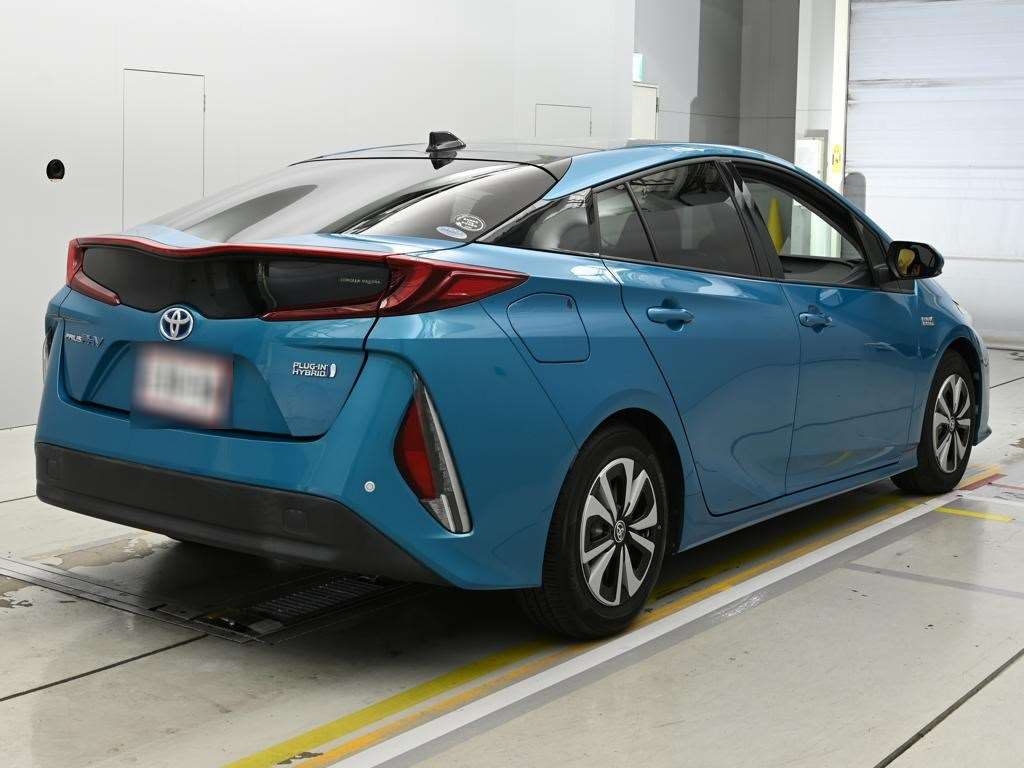 TOYOTA PRIUS PHV