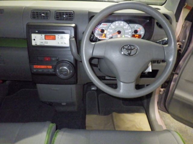 TOYOTA PIXIS SPACE