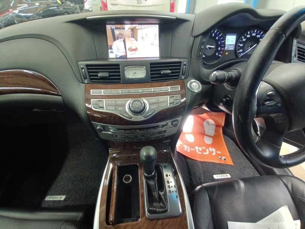 NISSAN FUGA