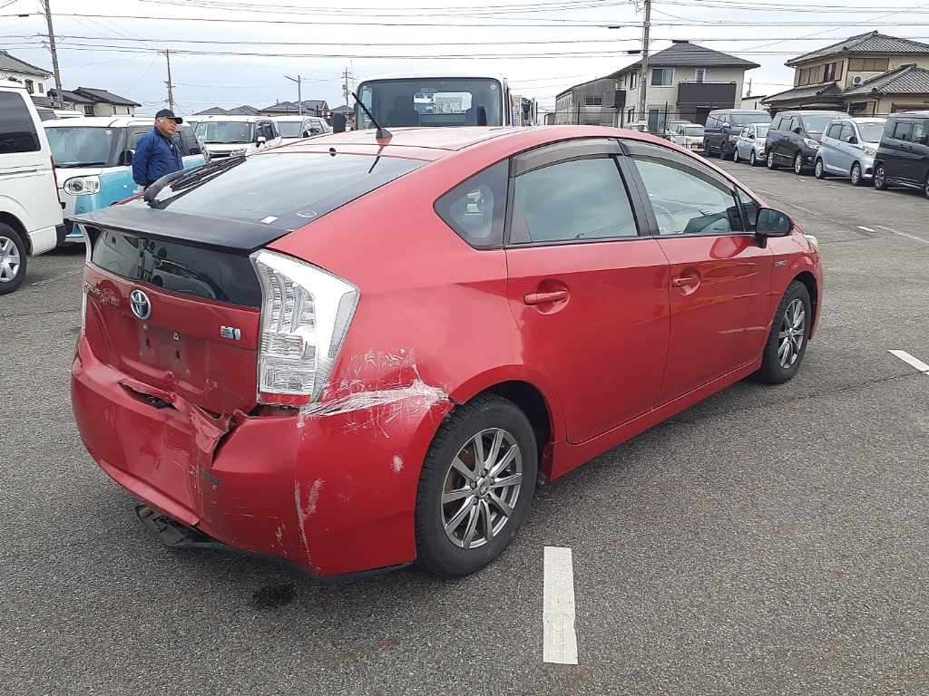TOYOTA PRIUS