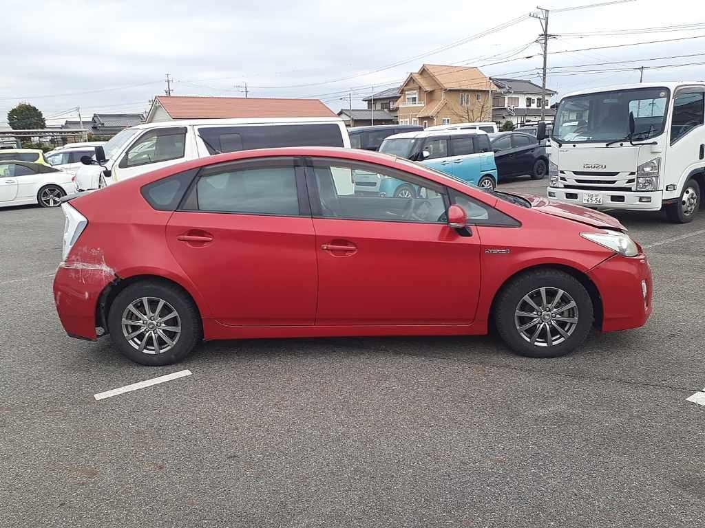 TOYOTA PRIUS