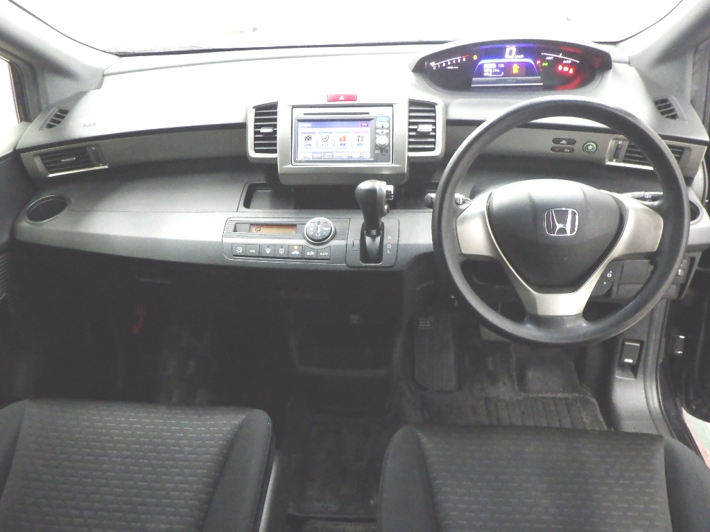 HONDA FREED SPIKE
