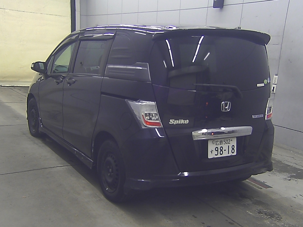HONDA FREED SPIKE
