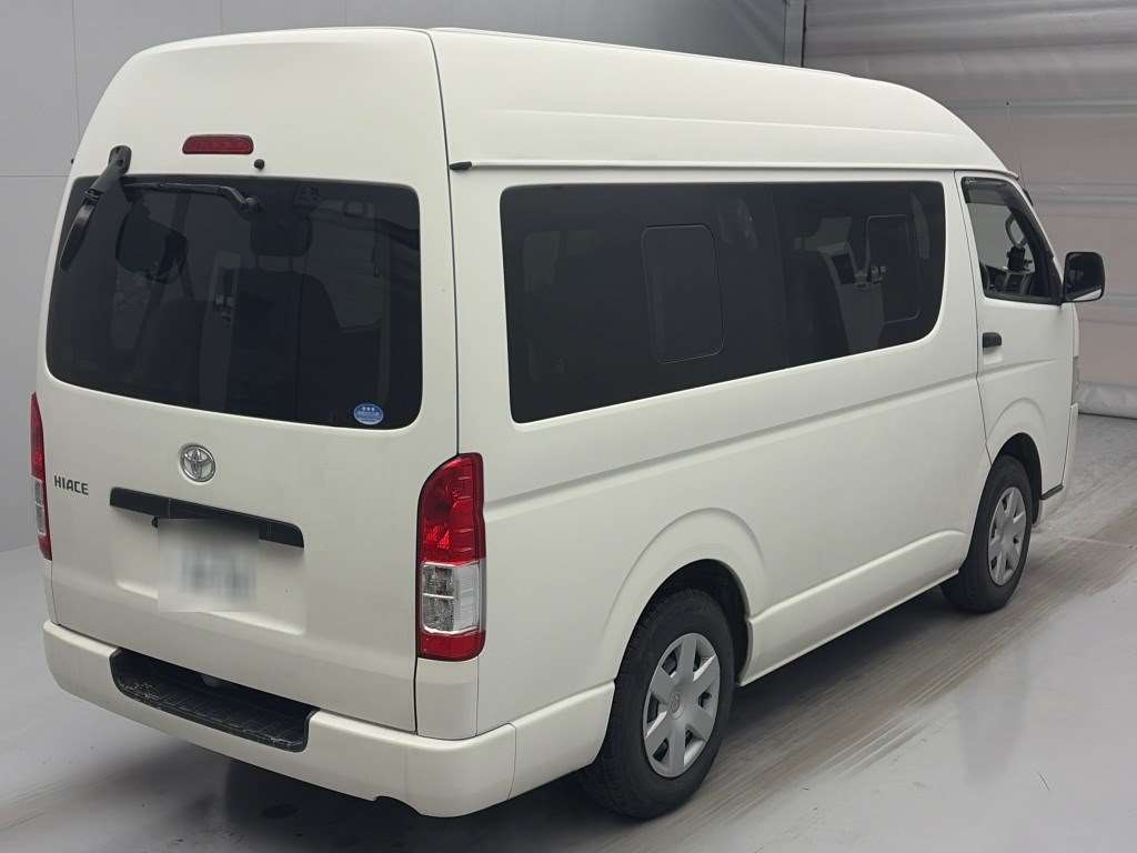 TOYOTA REGIUS ACE
