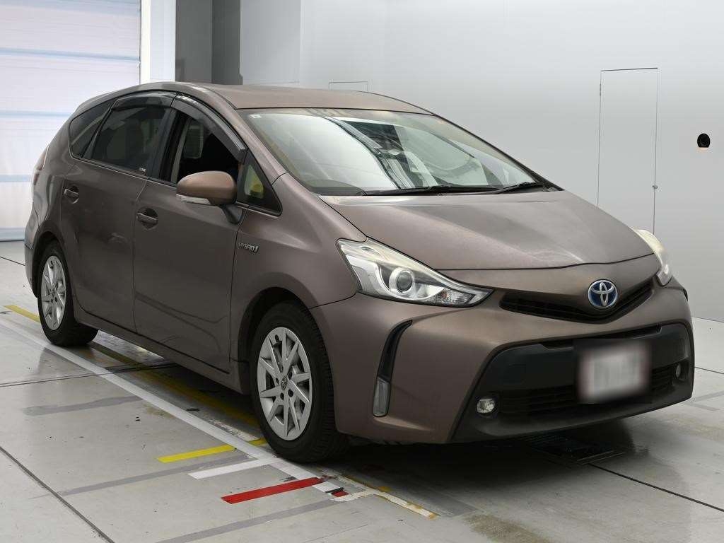 TOYOTA PRIUS ALPHA