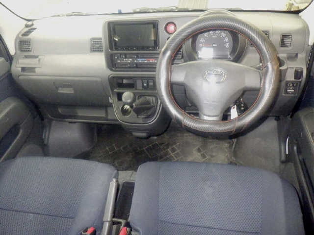 TOYOTA PIXIS VAN