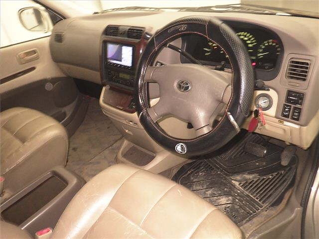 TOYOTA GRANVIA