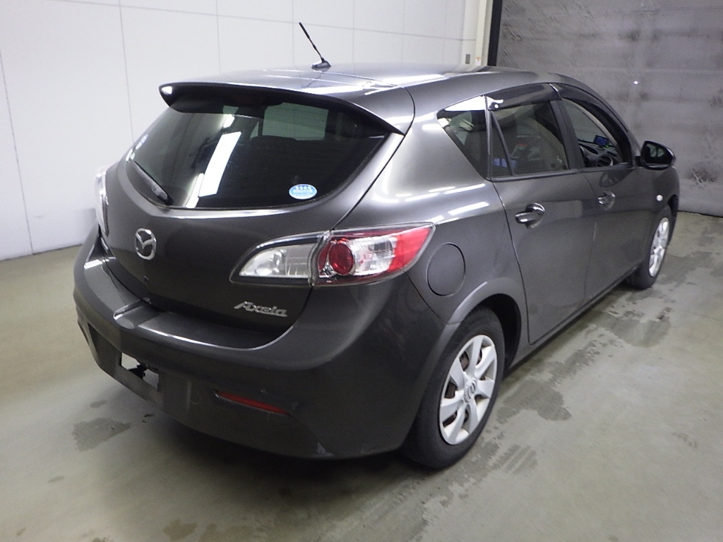 MAZDA AXELA