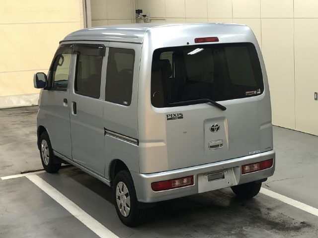 TOYOTA PIXIS VAN