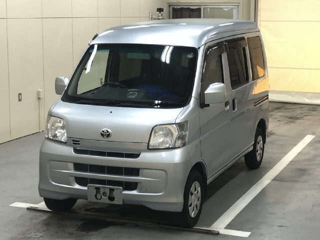 TOYOTA PIXIS VAN