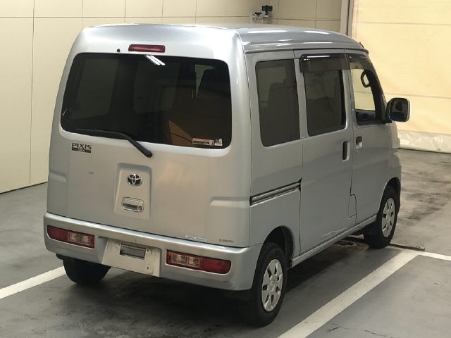 TOYOTA PIXIS VAN