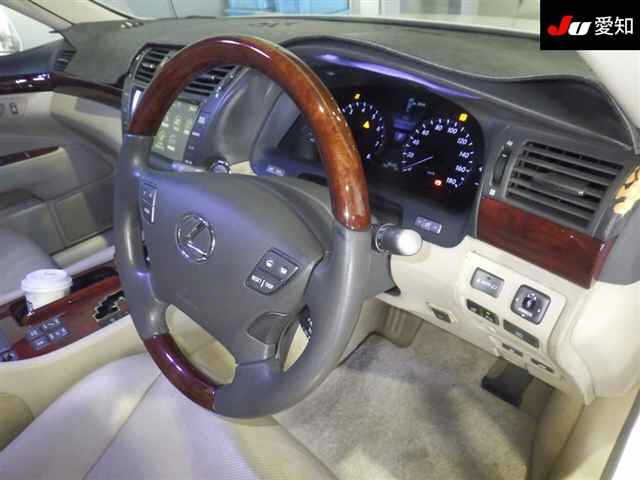 LEXUS LS460