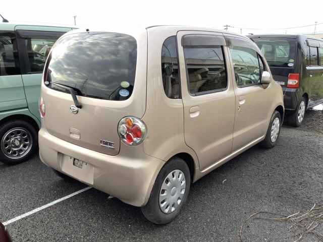 DAIHATSU MOVE LATTE