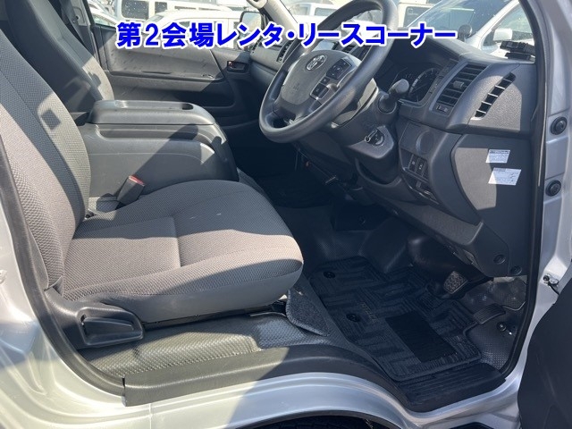 TOYOTA HIACE