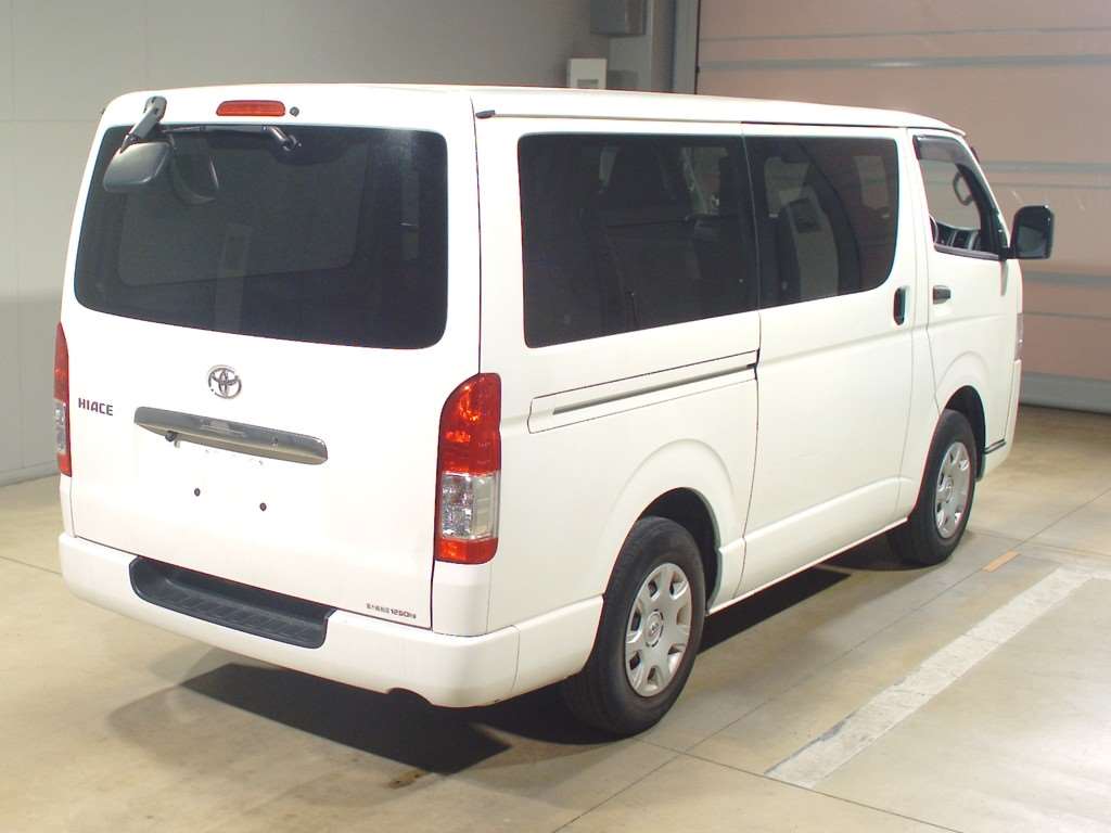 TOYOTA REGIUS ACE