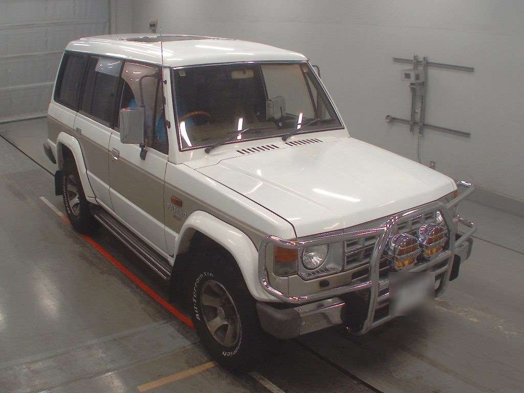 MITSUBISHI PAJERO